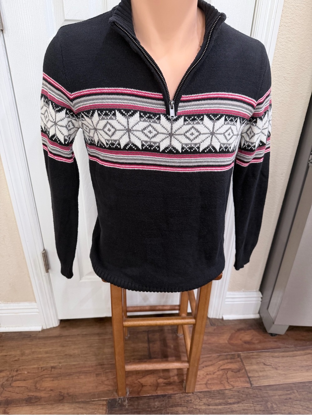 Urban Pipeline L Fair Isle Snowflake Quarter Zip Sweater Black Pink Ski Lodge